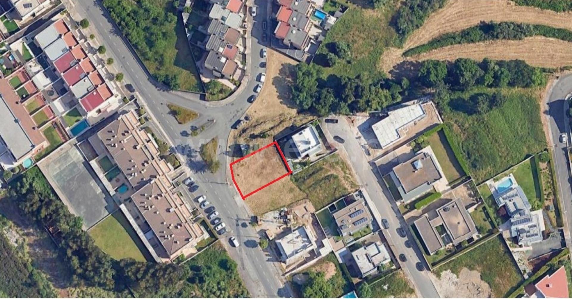 Land for sale in Valongo, Portugal — €80,000