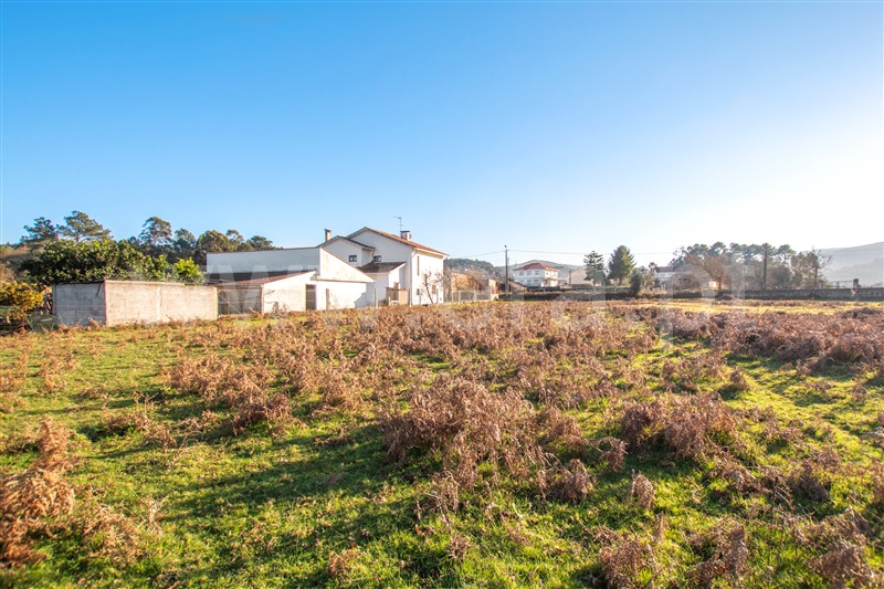Terreno para Construção / Vila Nova de Cerveira, Cornes