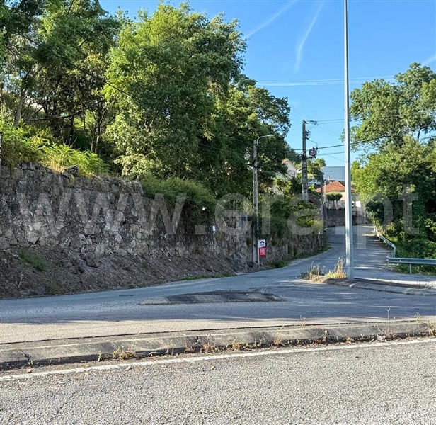 Terreno para Construção / Vila Nova de Famalicão, Bairro