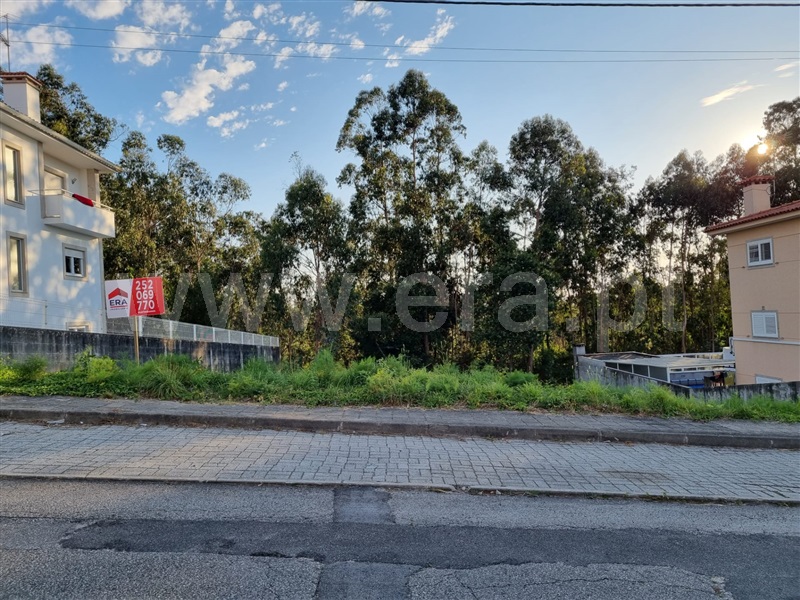 Terreno para Construção / Vila Nova de Famalicão, Gondifelos, Cavalões e Outiz