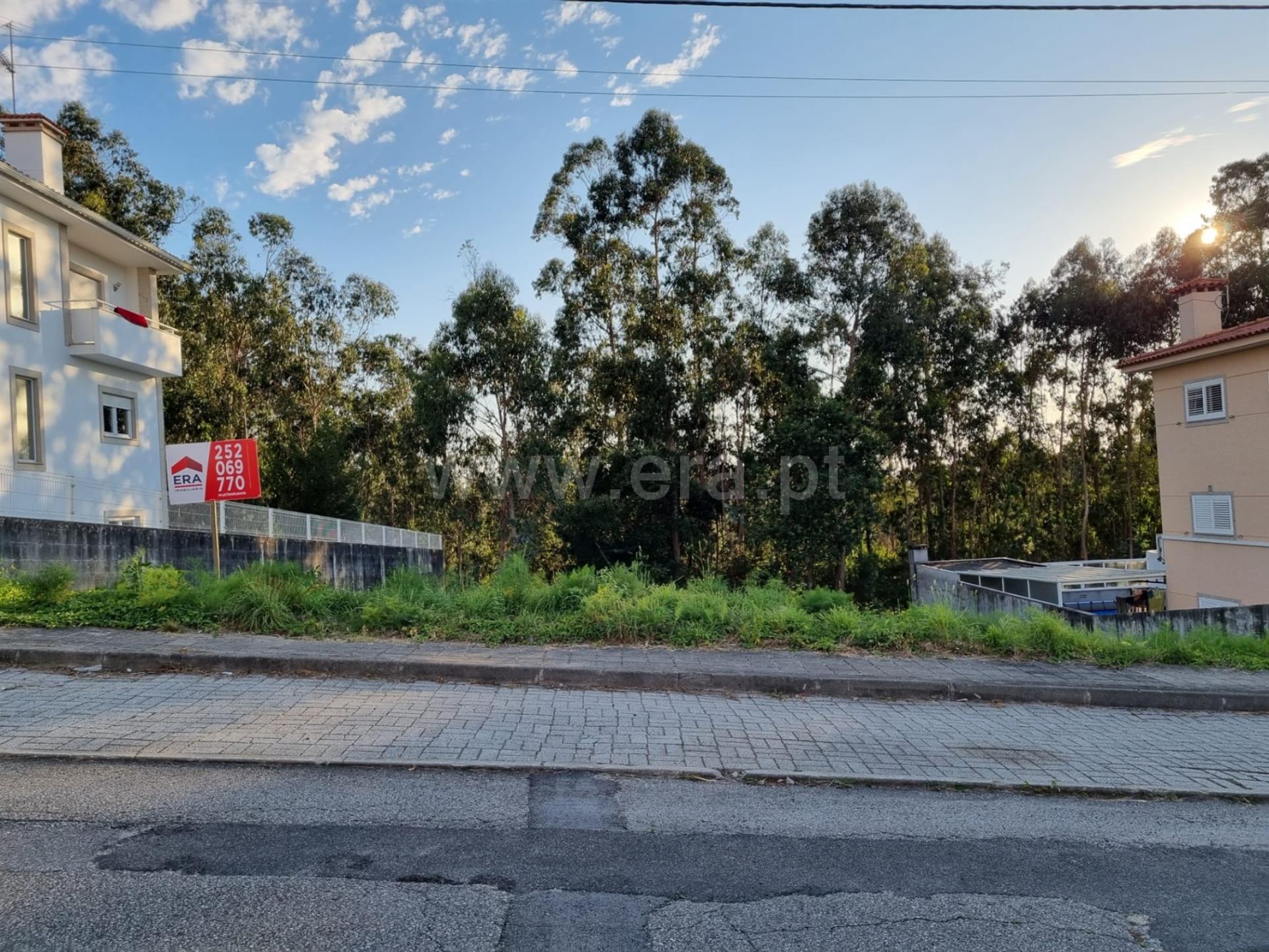 Land for sale in Vila Nova de Famalicão, Portugal — €58,000