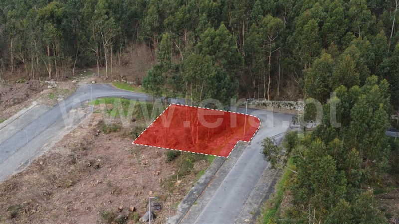 Terreno para Construção / Vila Nova de Famalicão, Ruivães e Novais