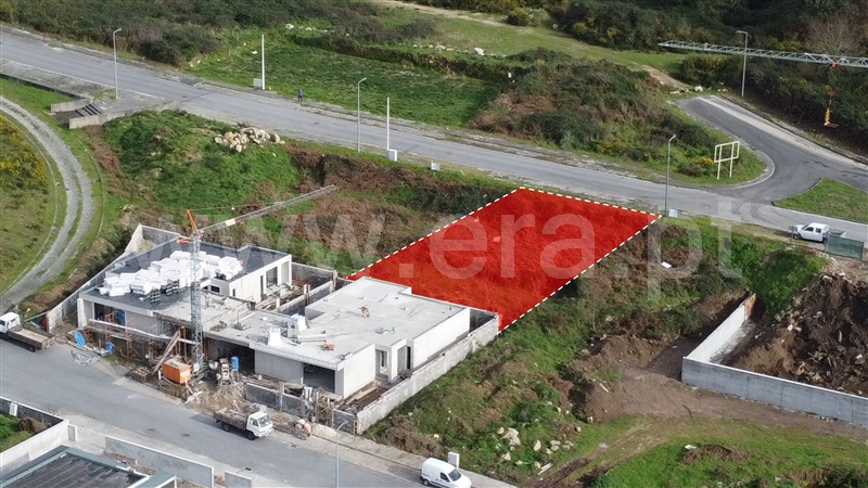 Terreno para Construção / Vila Nova de Famalicão, Ruivães e Novais