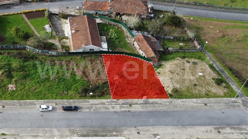 Terreno para Construção / Vila Nova de Famalicão, Ruivães e Novais