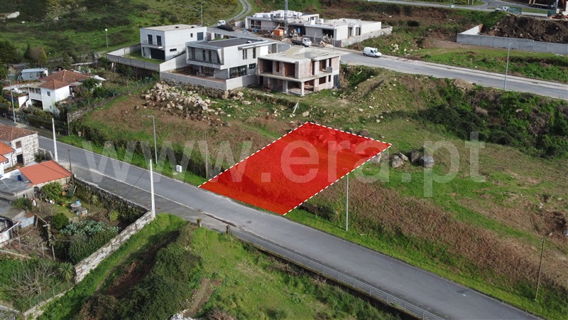 Terreno para Construção / Vila Nova de Famalicão, Ruivães e Novais