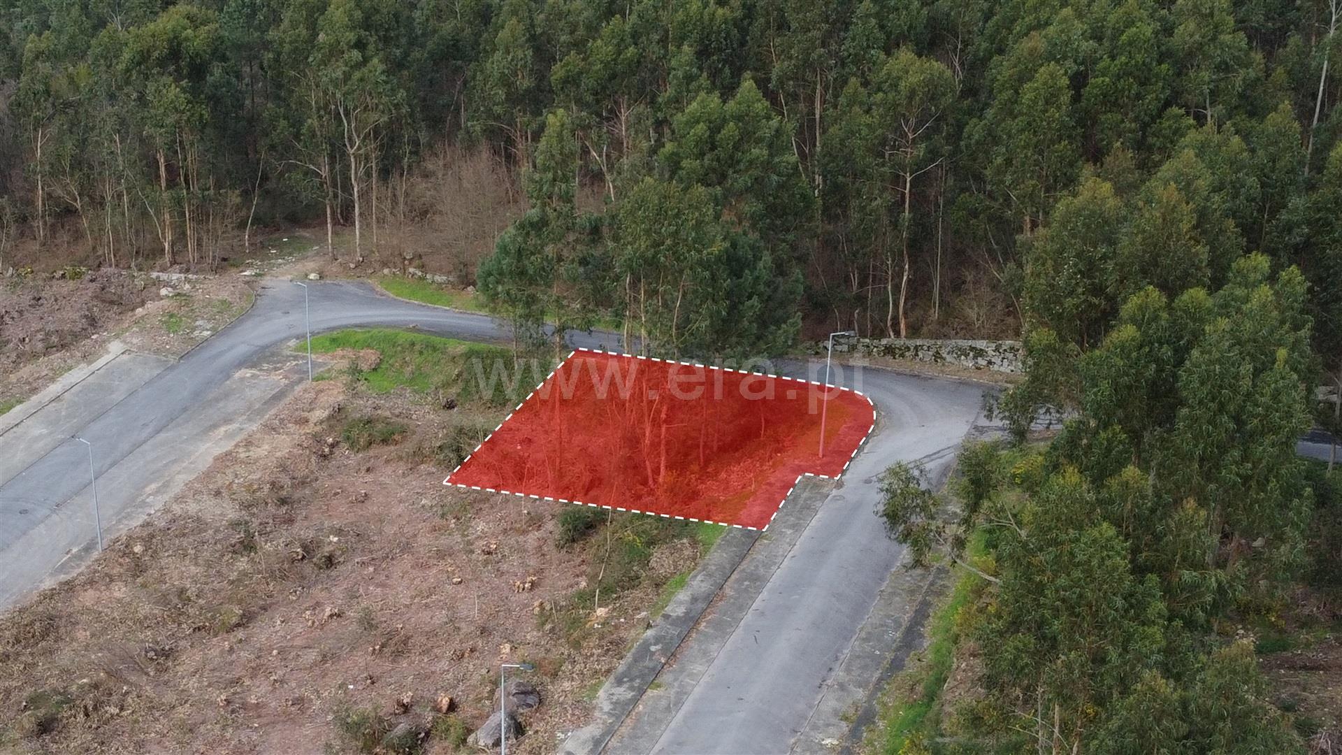 Land for sale in Vila Nova de Famalicão, Portugal — €65,000