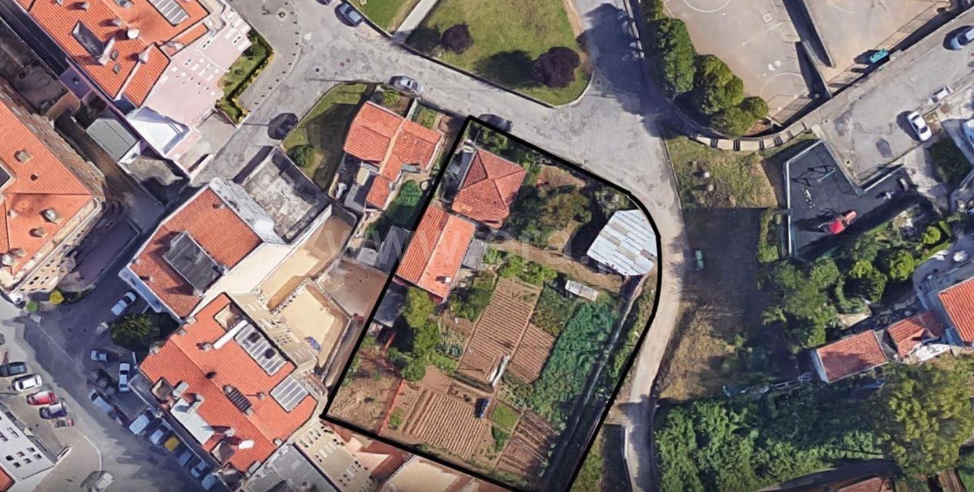 Land for sale in Vila Nova de Gaia, Portugal — €490,000