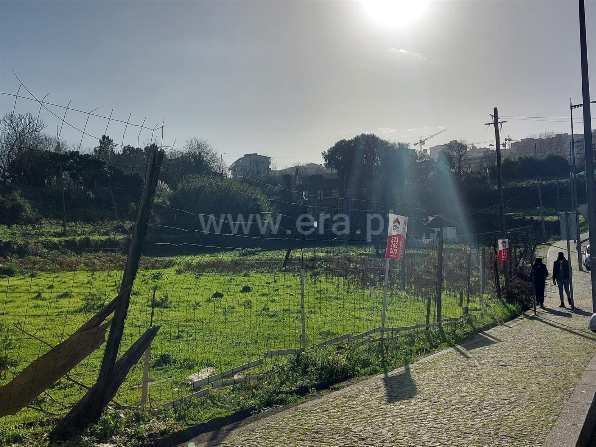 Land for sale in Vila Nova de Gaia, Portugal — €895,000