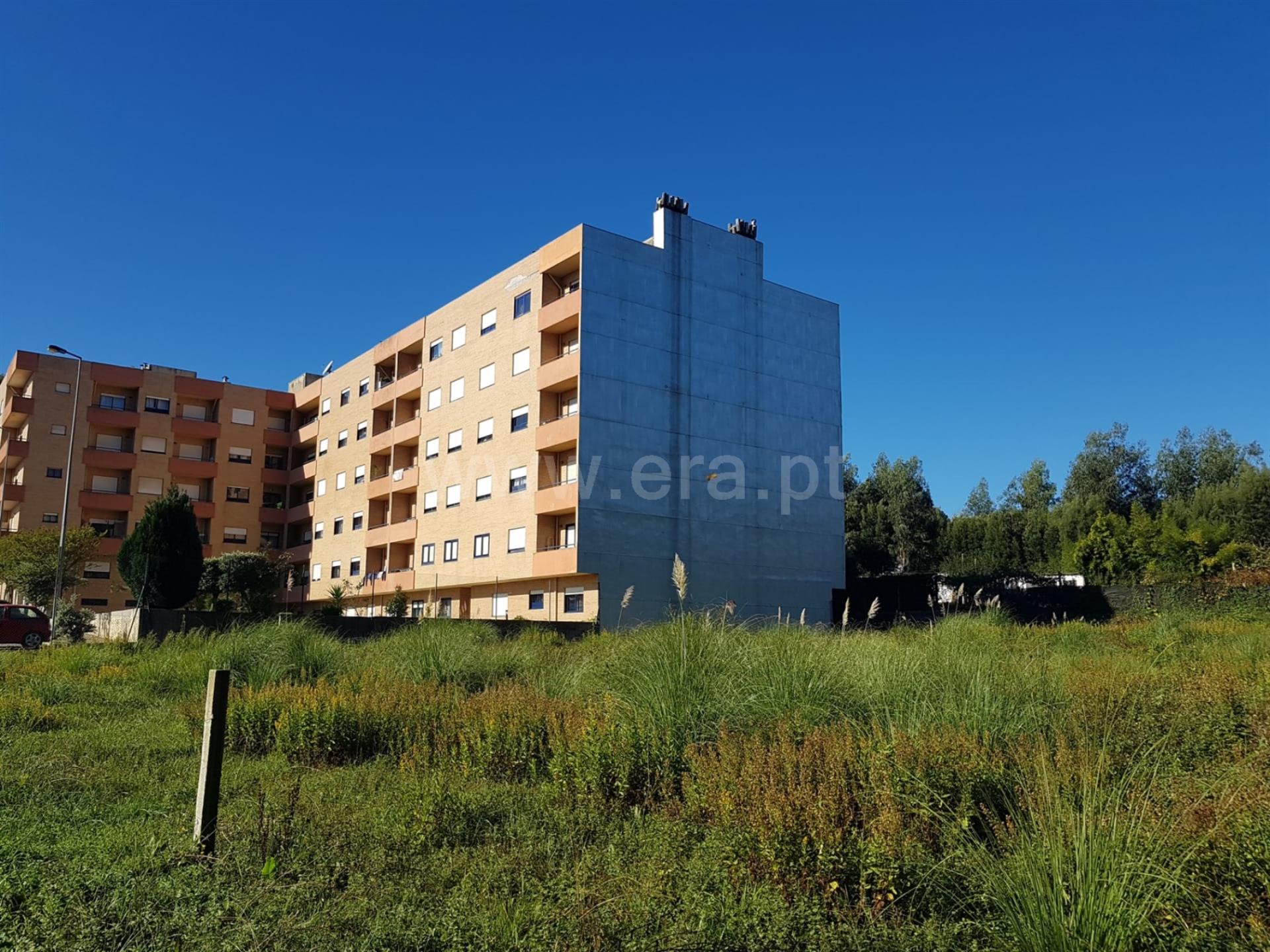 Land for sale in Vila Nova de Gaia, Portugal — €730,000