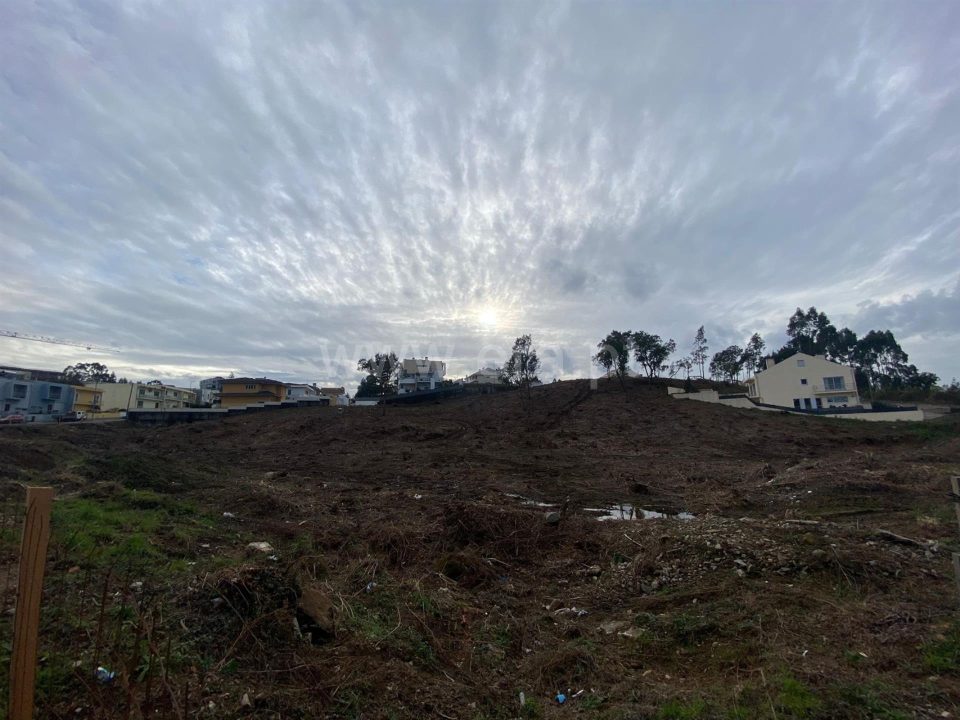Land for sale in Vila Nova de Gaia, Portugal — €415,000