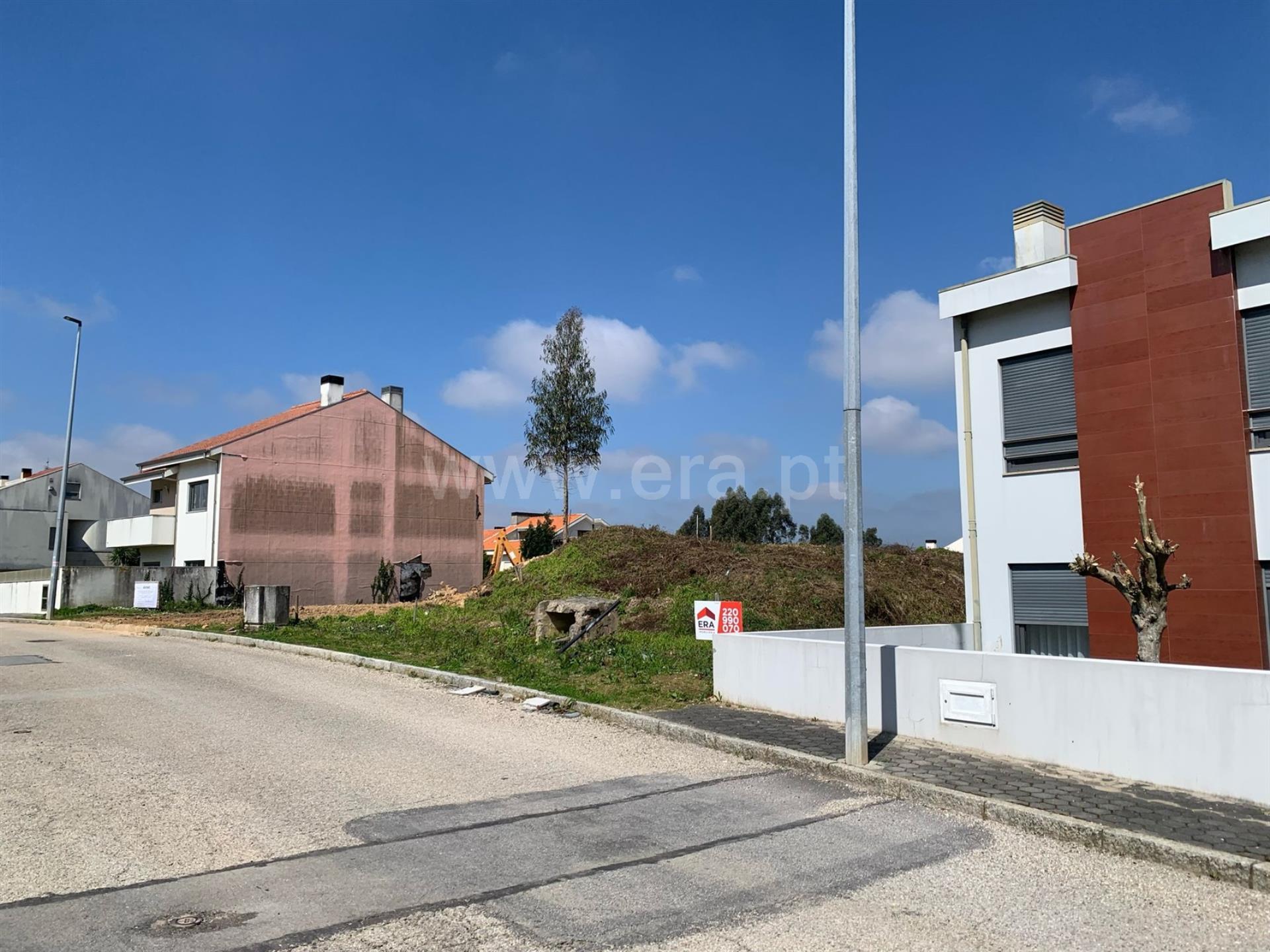 Land for sale in Vila Nova de Gaia, Portugal — €66,000