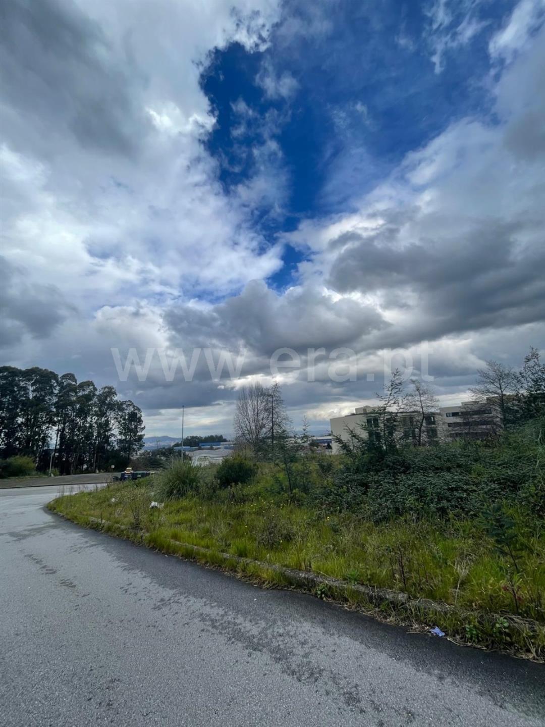 Land for sale in Vila Nova de Gaia, Portugal — €350,000