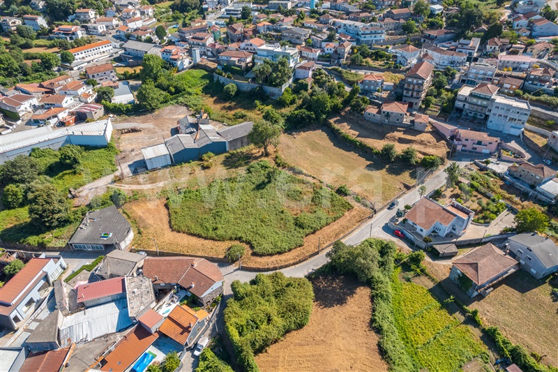 Terreno / Paredes, Lordelo