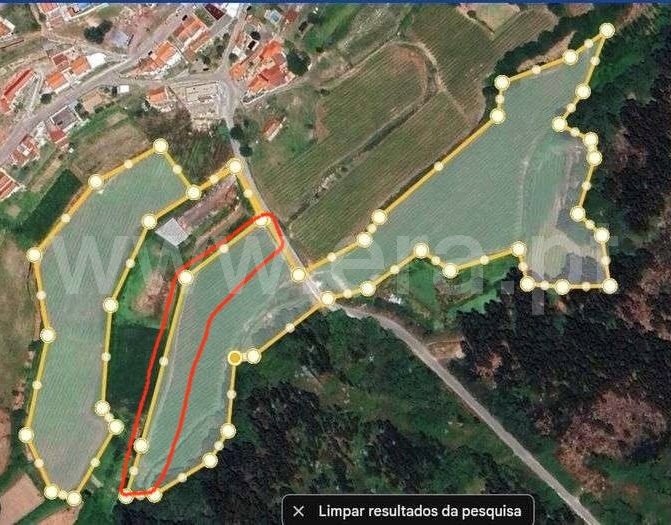 Terreno / Paredes, Paredes
