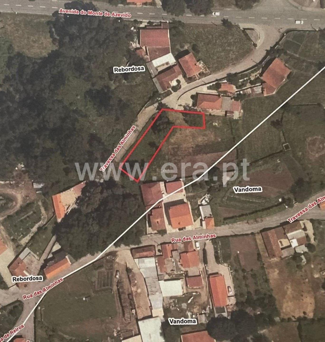 Land for sale in Paredes, Portugal — €100,000