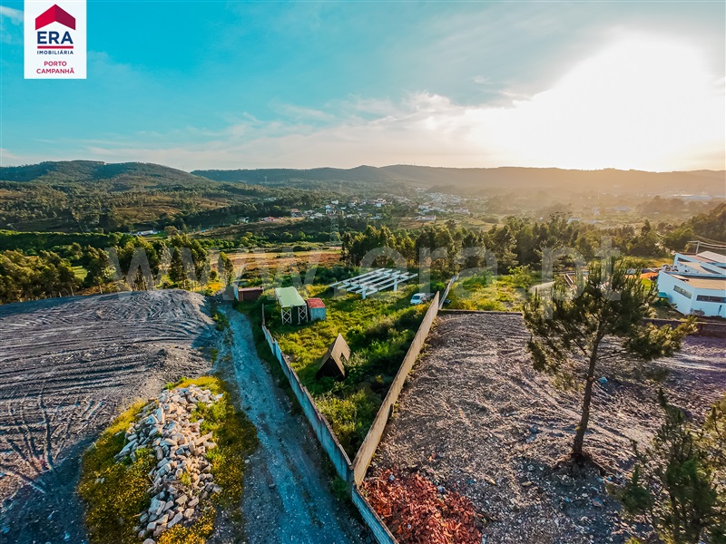 Terreno / Paredes, Recarei