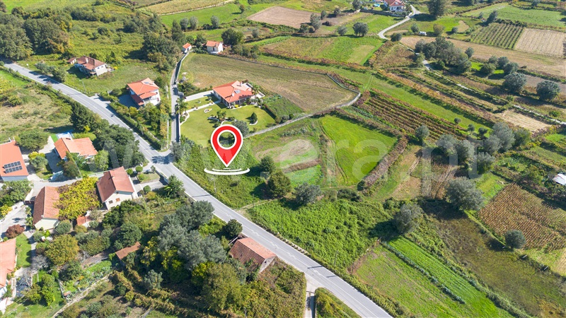 Terreno / Ponte de Lima, Navió e Vitorino dos Piães