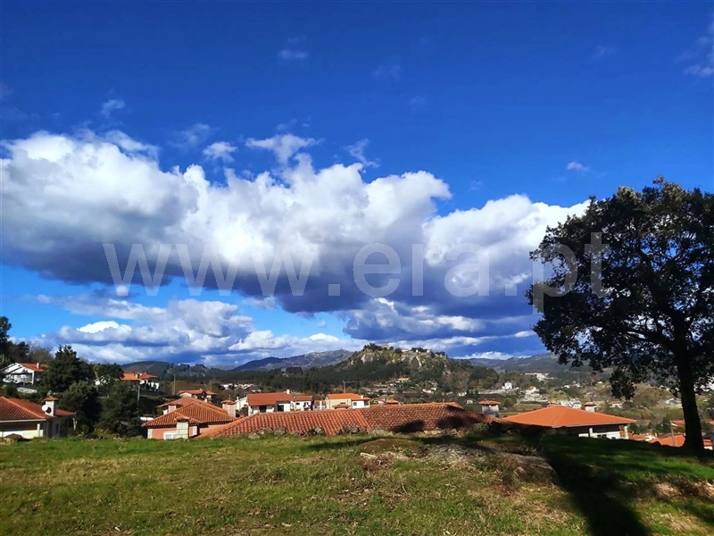 Terreno / Póvoa de Lanhoso, Lanhoso