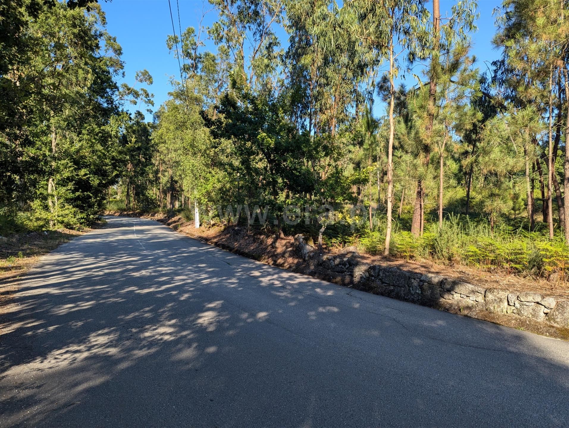 Land for sale in Póvoa de Lanhoso, Portugal — €99,000