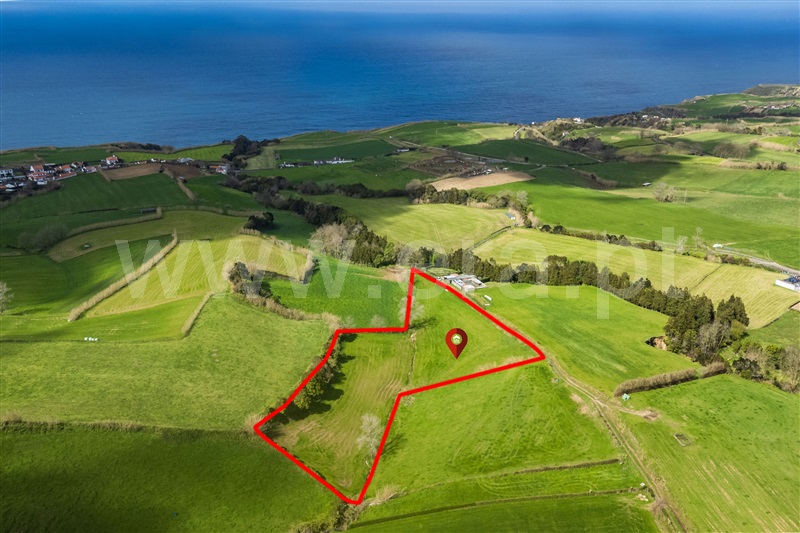 Terreno / Ribeira Grande, Lomba da Maia