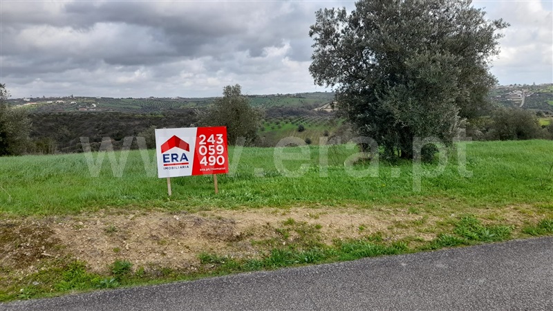 Terreno / Rio Maior, Azambujeira e Malaqueijo