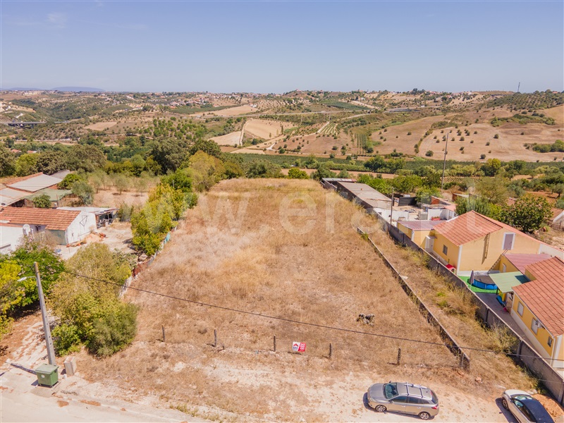 Terreno / Rio Maior, Azambujeira