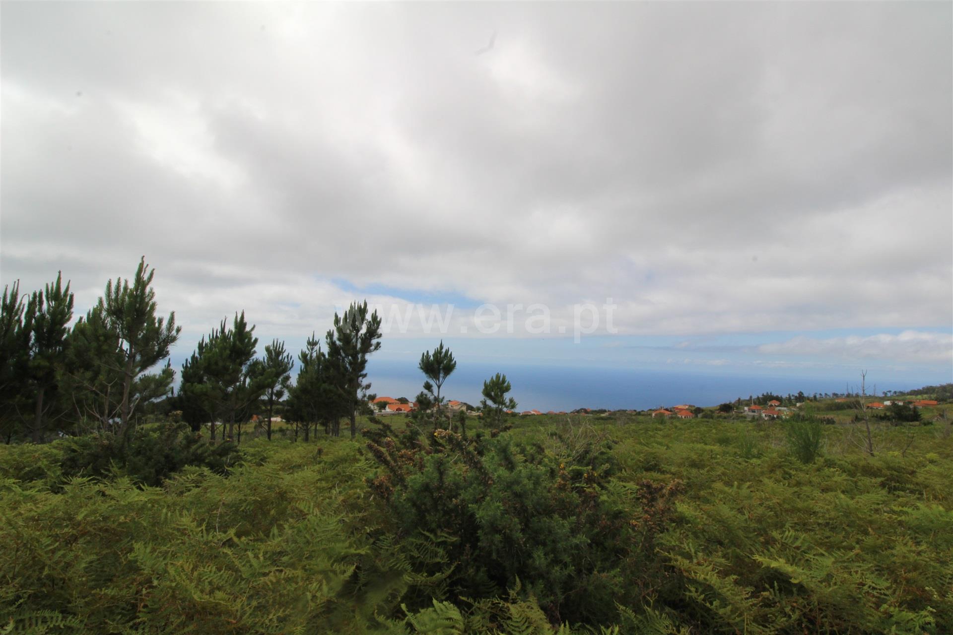 Land for sale in Calheta (Madeira), Portugal — €260,000