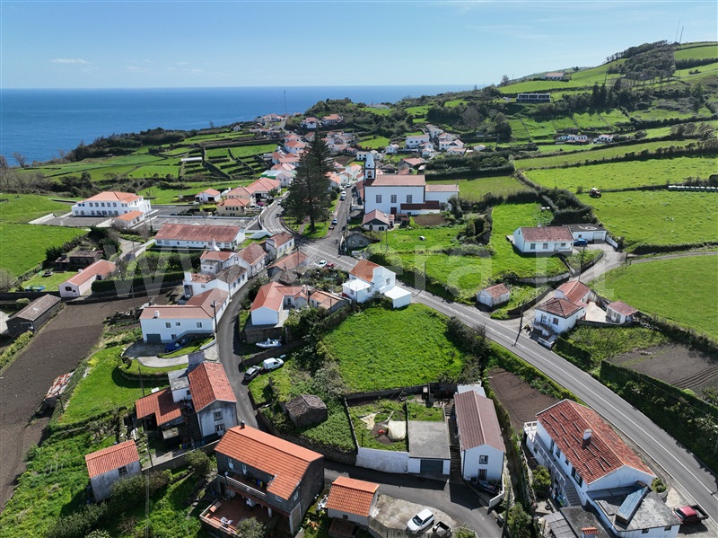 Terreno Rústico / Lajes das Flores, Fazenda