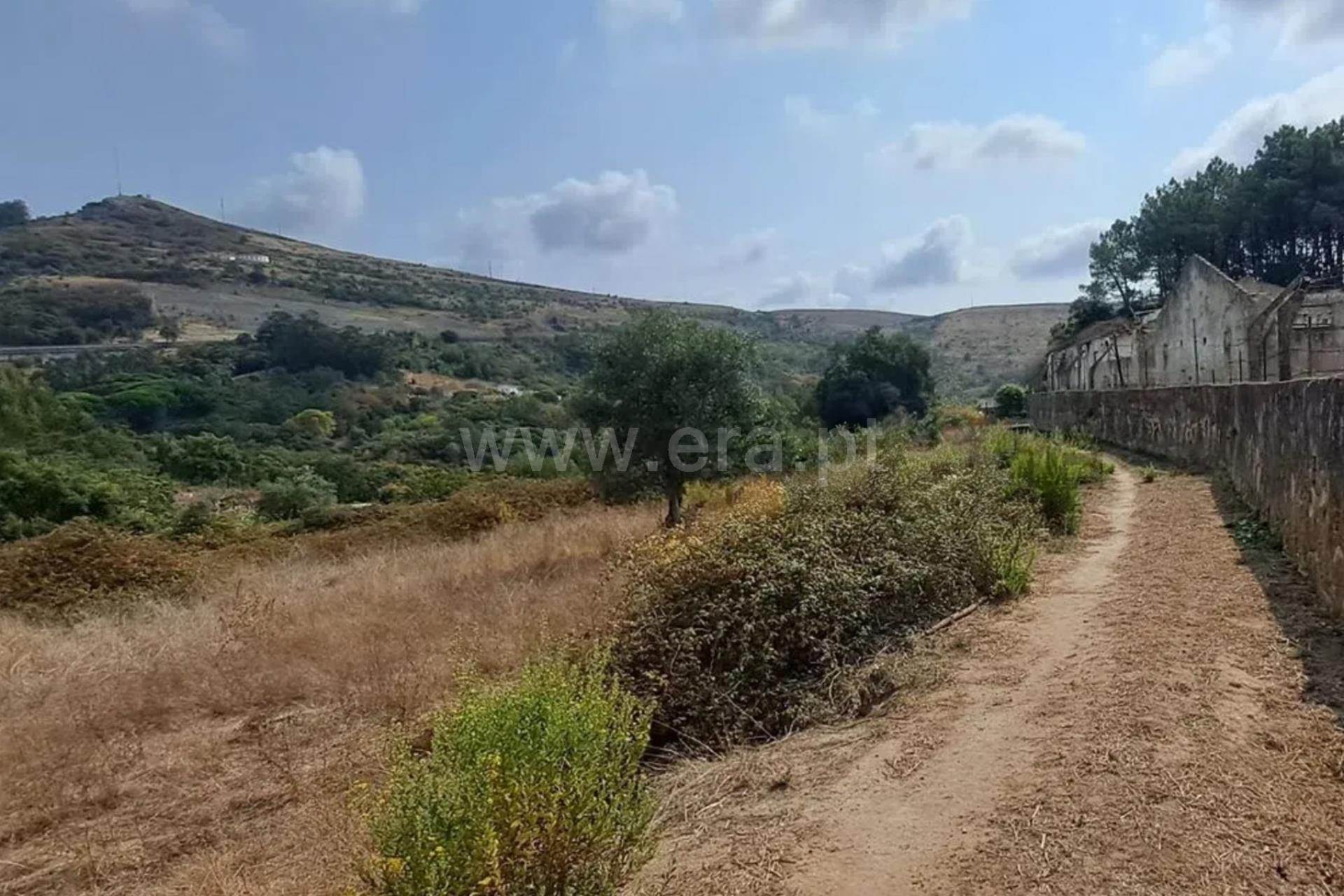 Land for sale in Loures, Portugal — €165,000