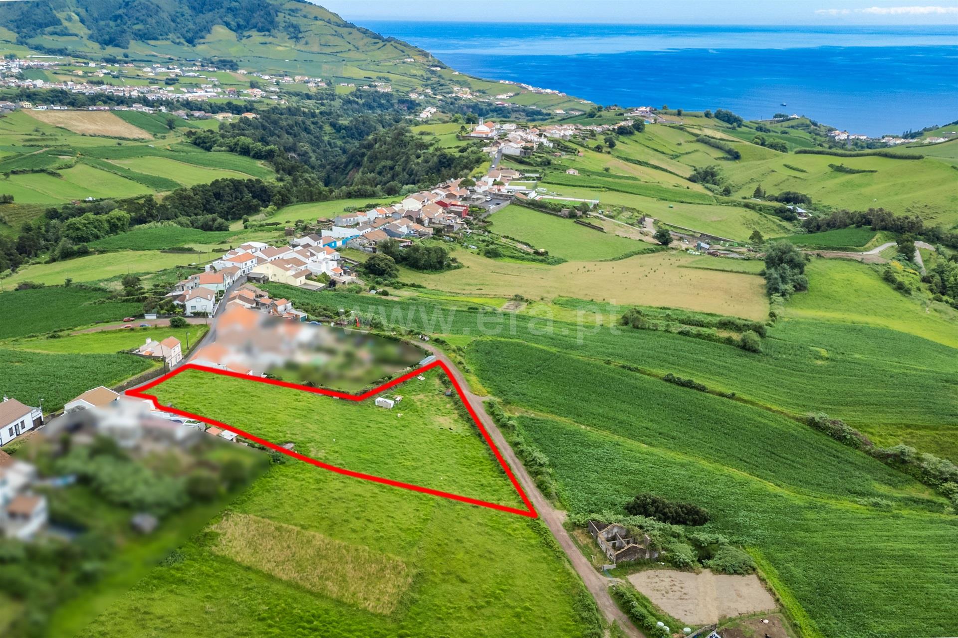 Terreno em Povoação