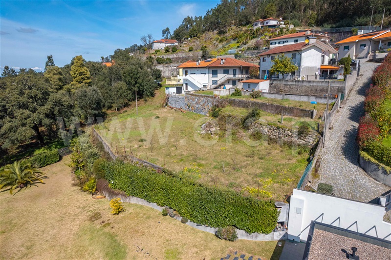 Terreno Rústico / Santo Tirso, Carreira e Refojos de Riba de Ave