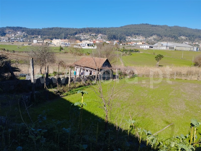 Terreno Rústico / Vila Nova de Famalicão, Vale (São Cosme), Telhado e Portela
