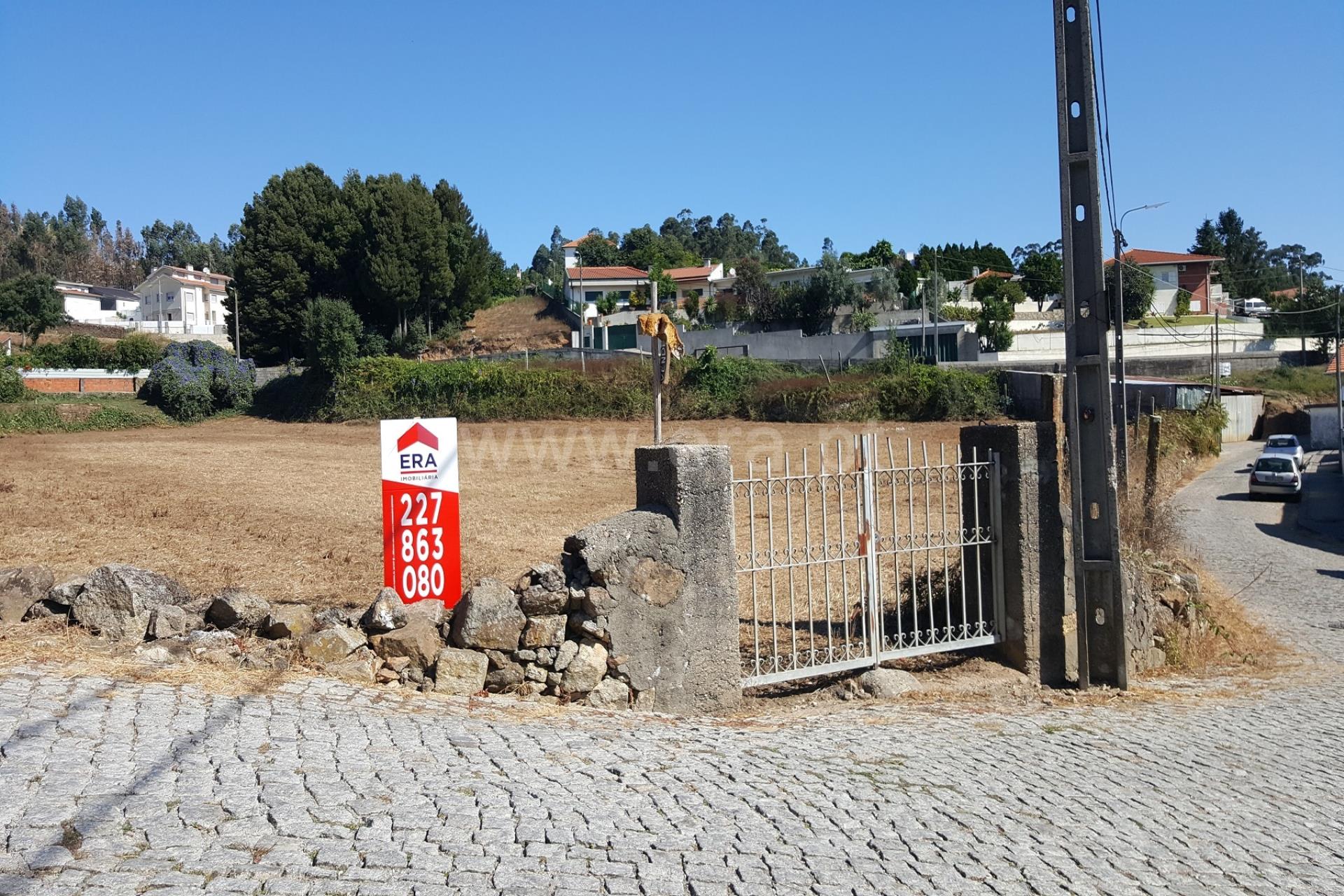 Land for sale in Vila Nova de Gaia, Portugal — €110,000