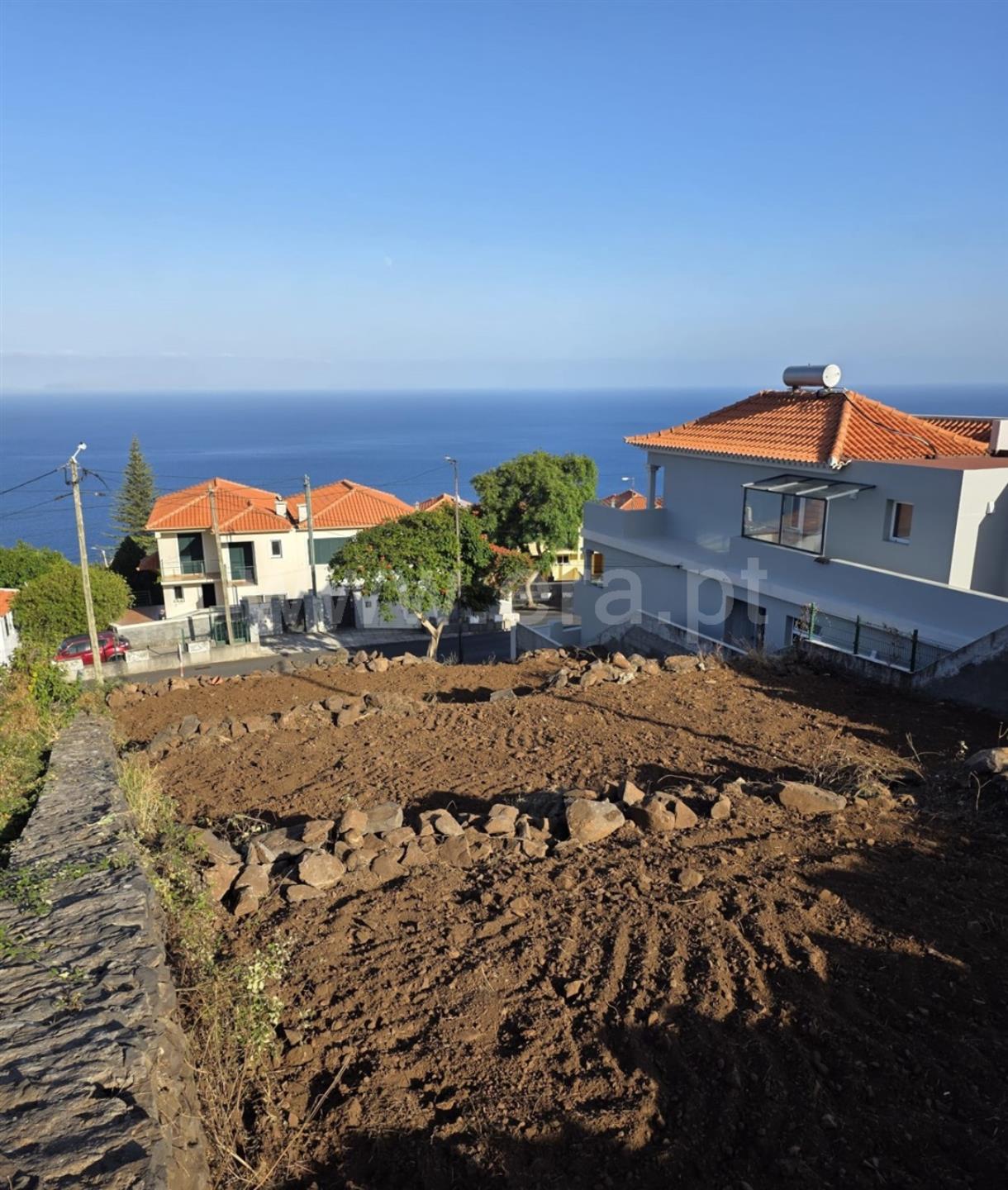Land for sale in Armamar, Portugal — €79,000