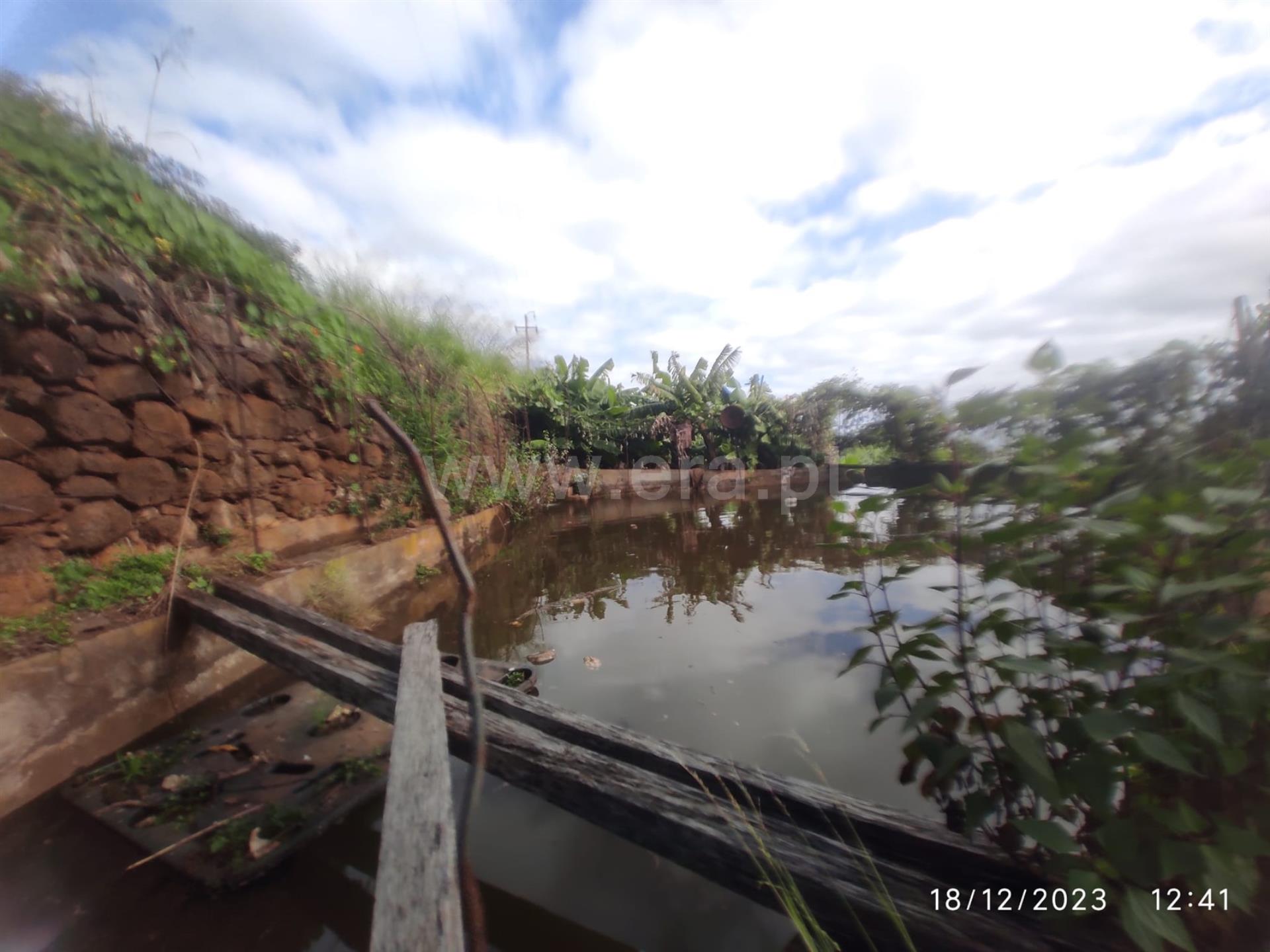 Land for sale in Armamar, Portugal — €100,000
