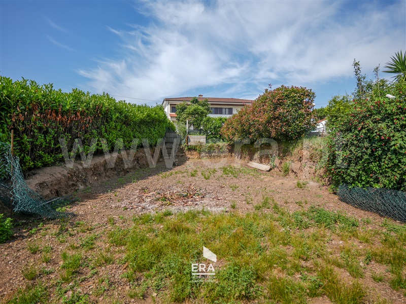 Terreno / Santo Tirso, Santo Tirso, Couto (Santa Cristina e São Miguel) e Burgães