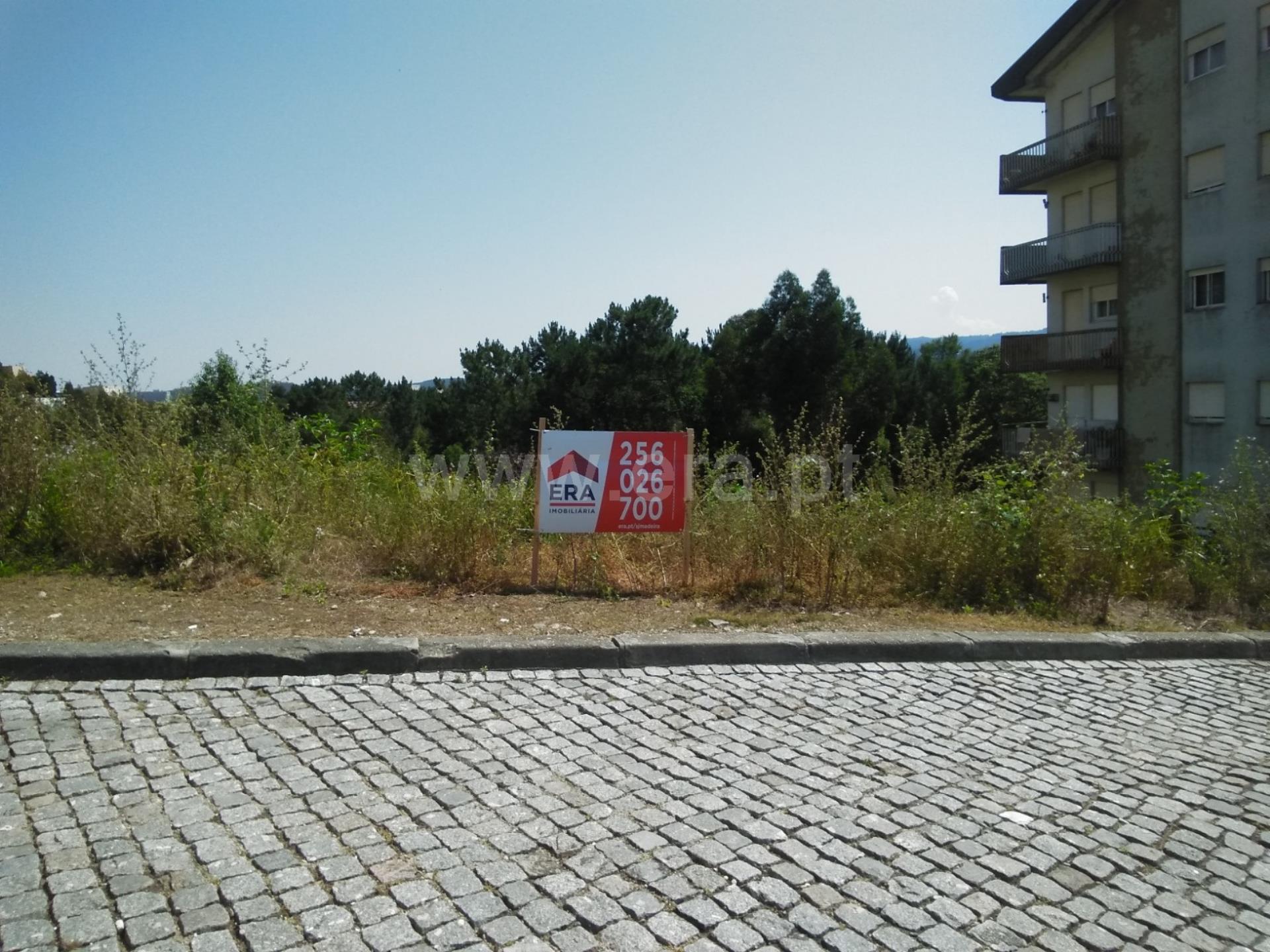 Land for sale in São João da Madeira, Portugal — €125,000