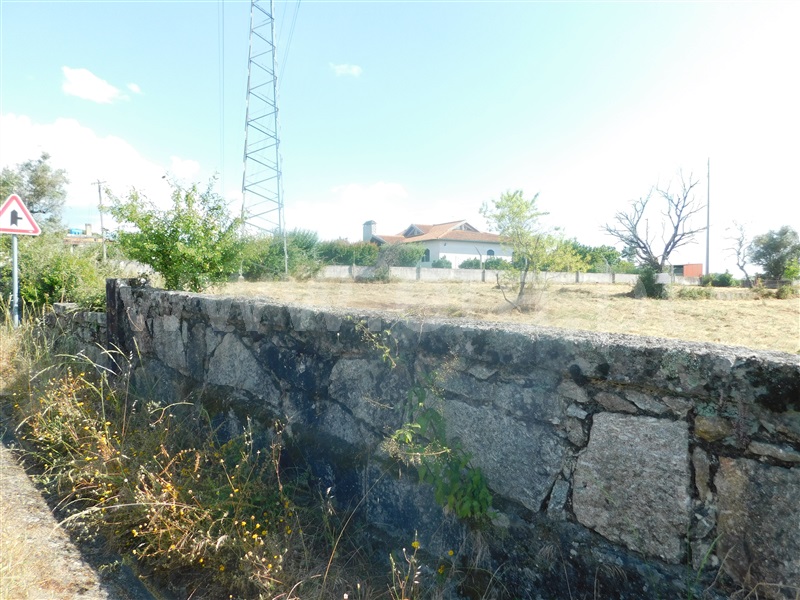 Terreno / Seia, Tourais e Lajes