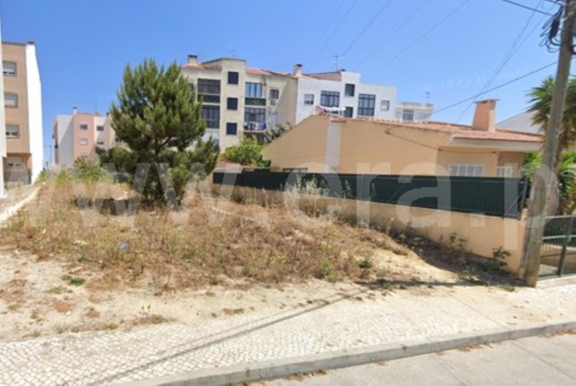 Land for sale in Sesimbra, Portugal — €200,000