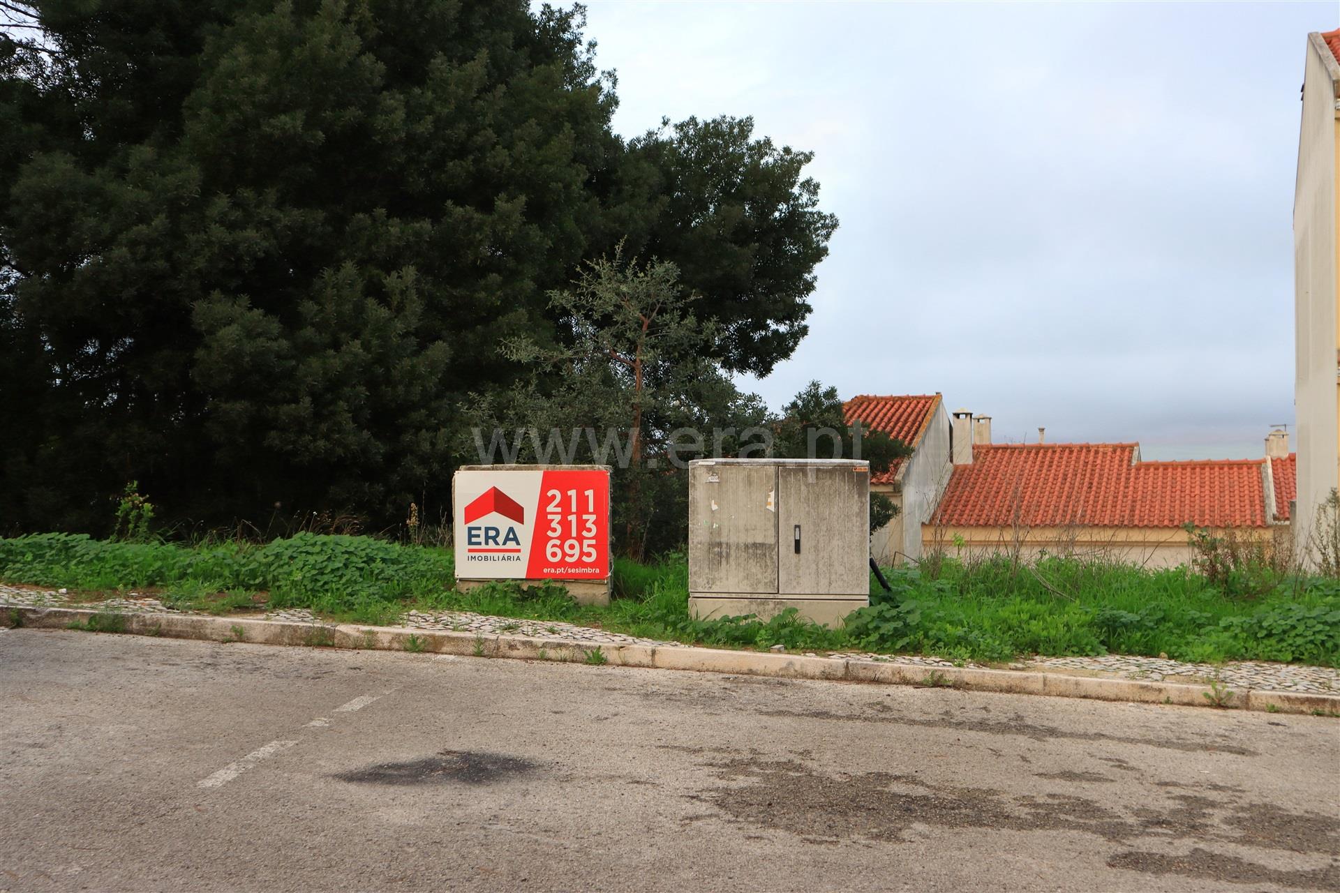 Land for sale in Sesimbra, Portugal — €82,500