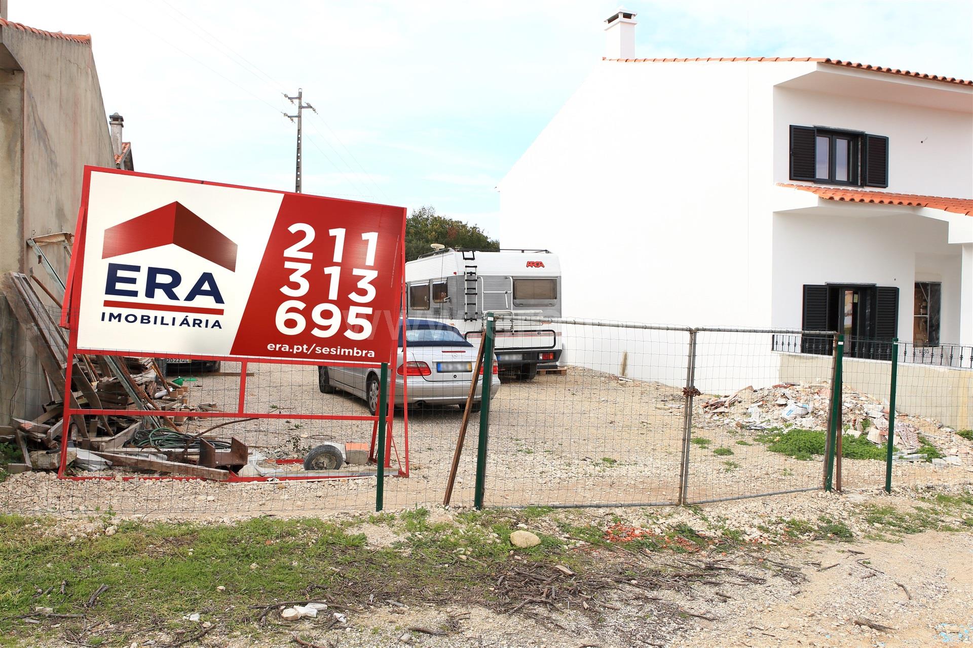 Land for sale in Sesimbra, Portugal — €58,000