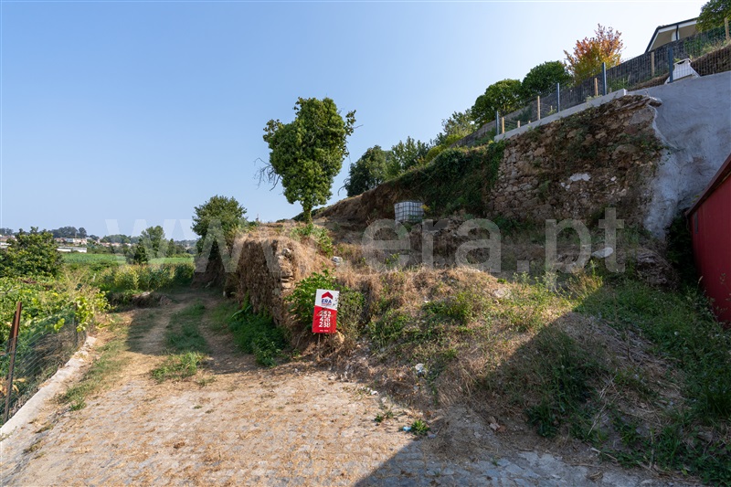 Terreno / Trofa, Alvarelhos