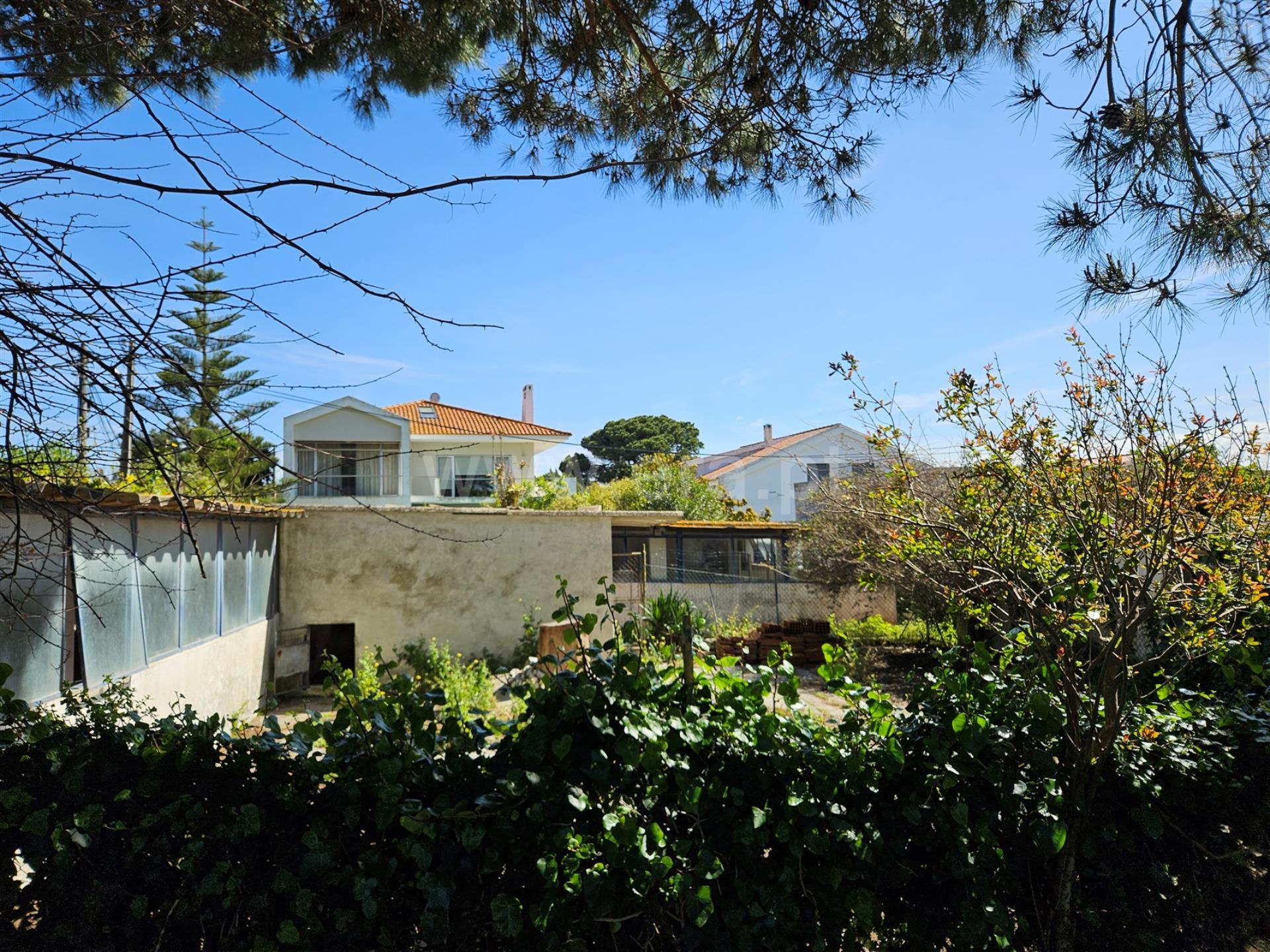 Land for sale in Almada, Portugal — €579,000