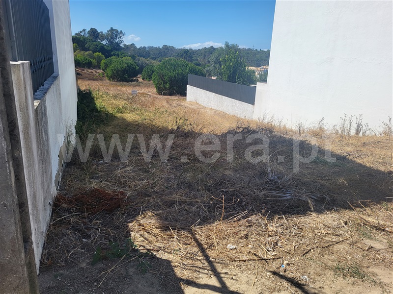 Terreno Urbano / Almada, Charneca de Caparica e Sobreda