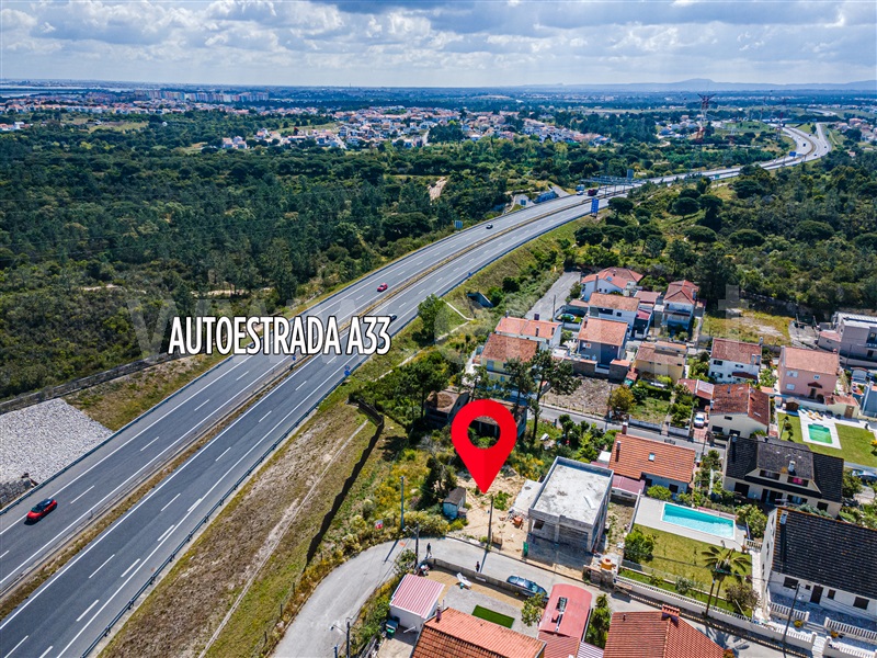 Terreno Urbano / Almada, Charneca de Caparica e Sobreda