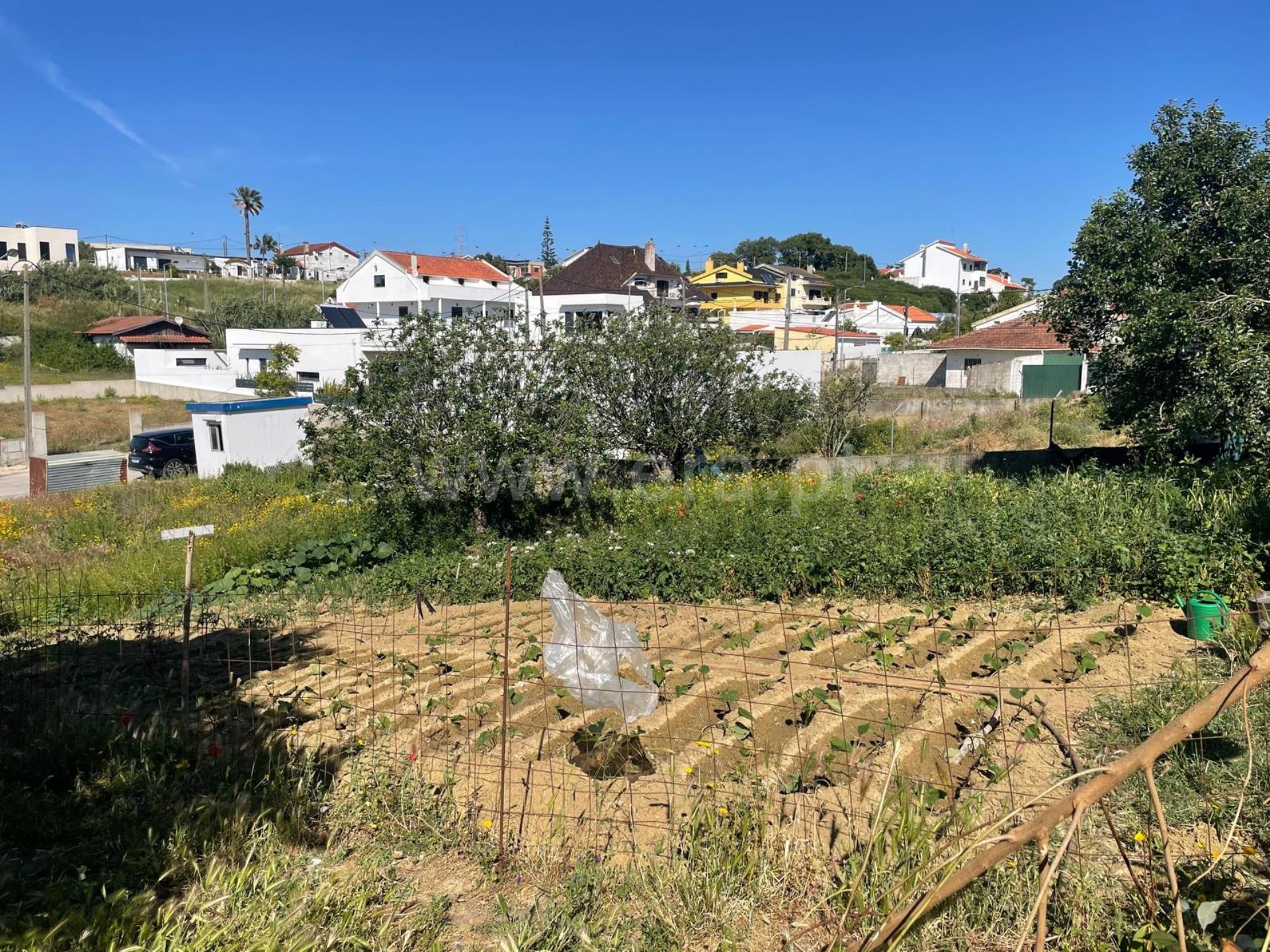 Land for sale in Almada, Portugal — €115,000