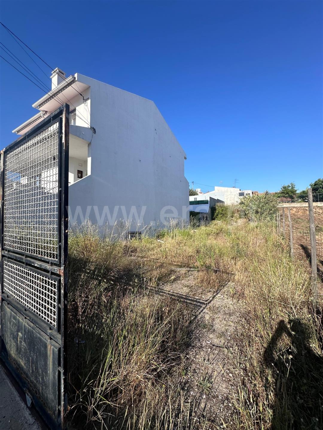 Land for sale in Almada, Portugal — €105,000