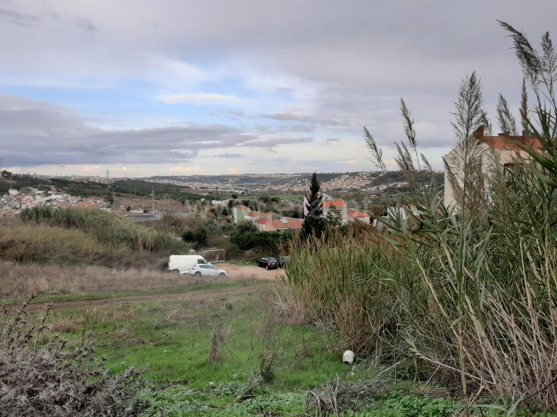 Land for sale in Amadora, Portugal — €300,000