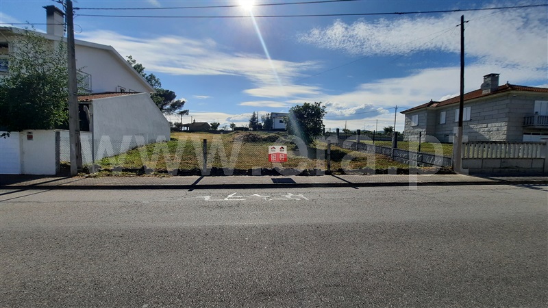 Terreno Urbano / Chaves, Outeiro Seco