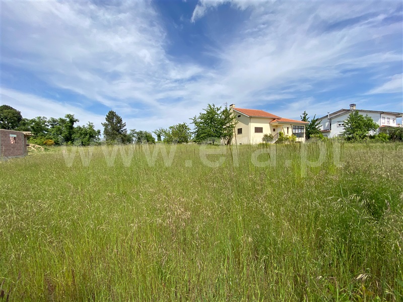 Terreno Urbano / Chaves, Vale de Anta